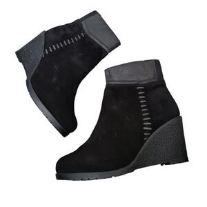 Enjoyable Women's Black Suede Wedge Ankle Boots Size 11 NWOT
